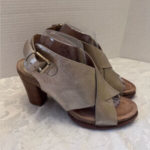 Sofft Cambria Leather Sling back Sandals Heels Platform Gold Size 11M Comfort
